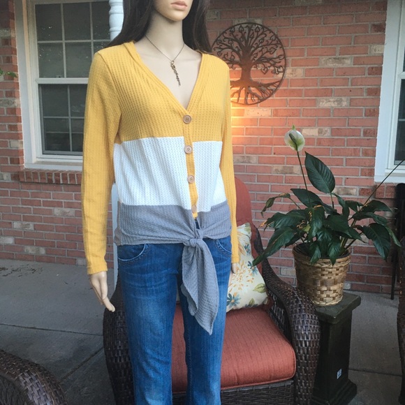 TIE FRONT WAFFLE TOP - Picture 5 of 7